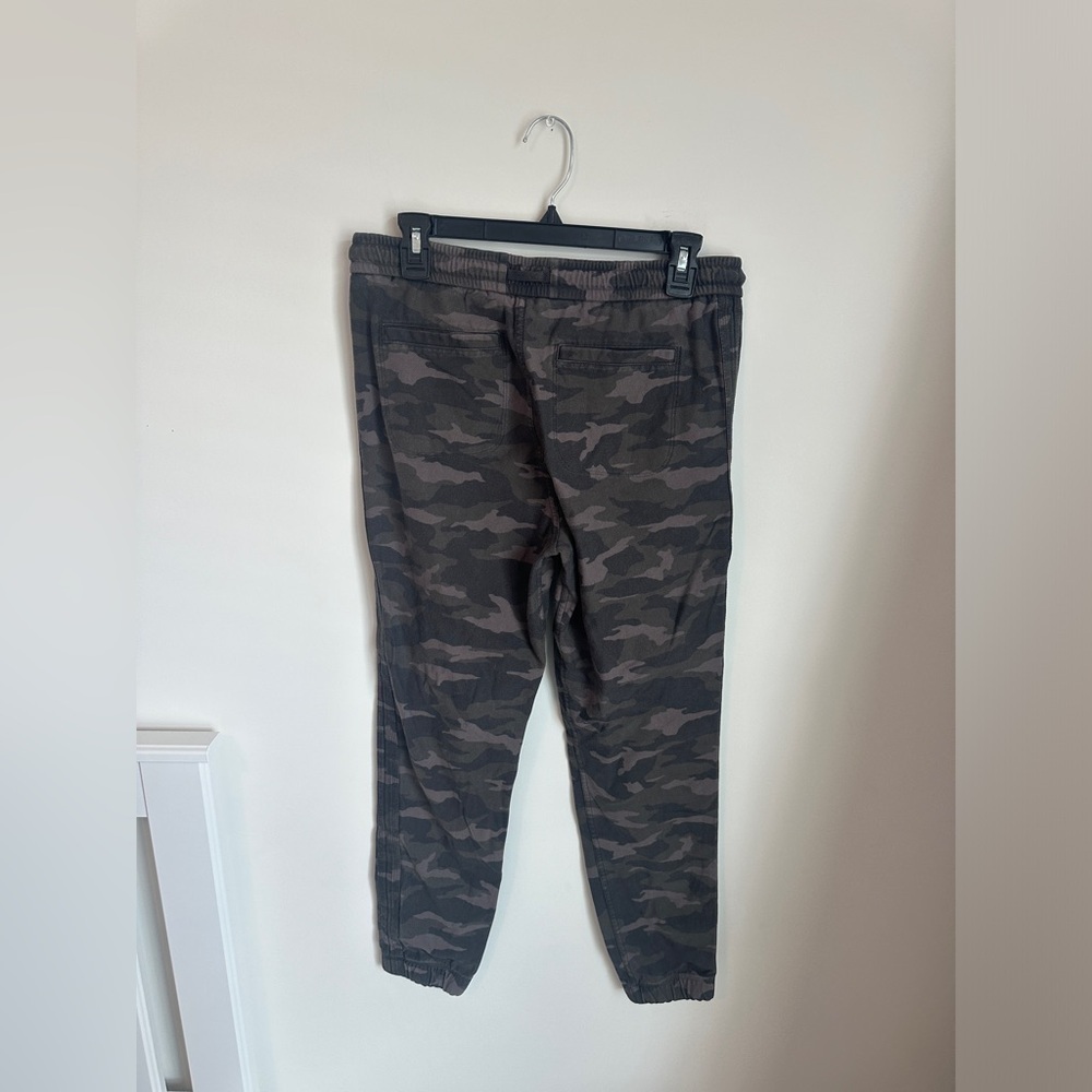 Athleta Women's (Olive) Green Camo Farallon Jogger Size 4 - Picture 5 of 6